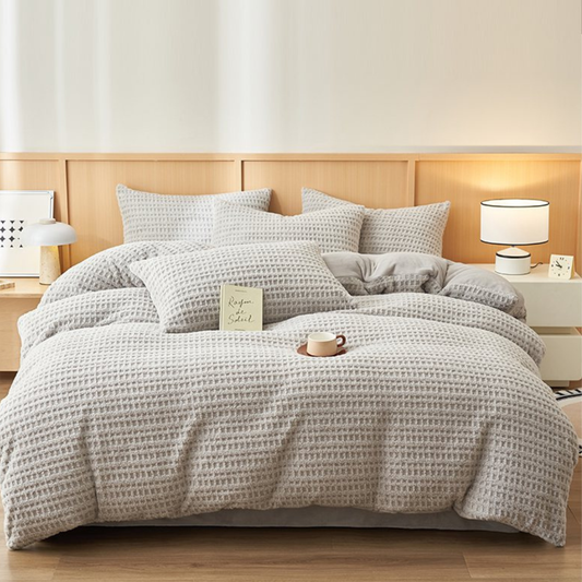 Avelune Bedding Set