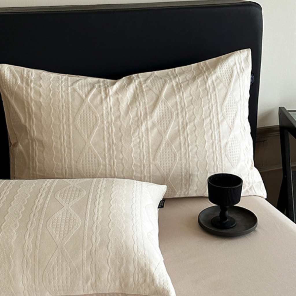 Calen Bedding Set