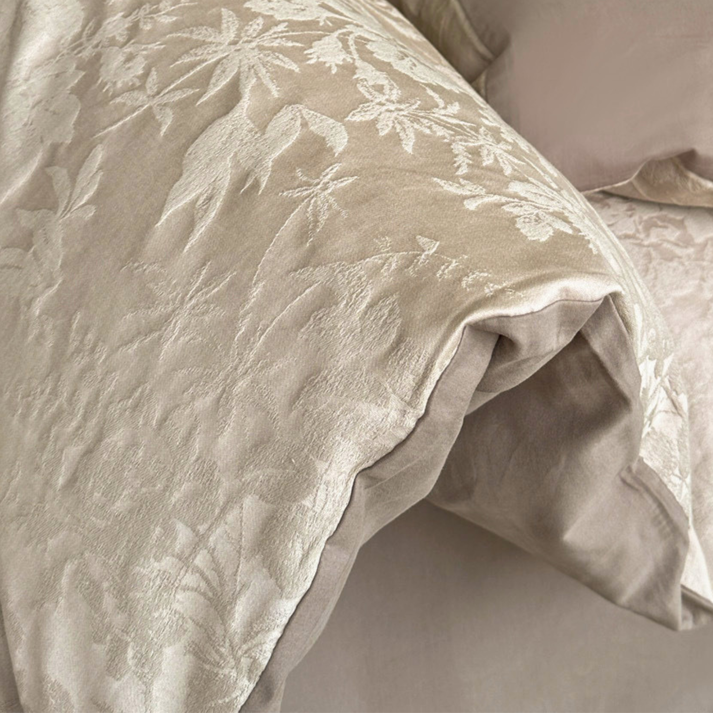 HushLoom Bedding Set