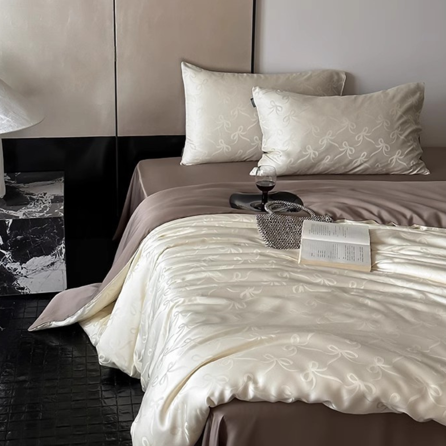 Lustré Bedding Set