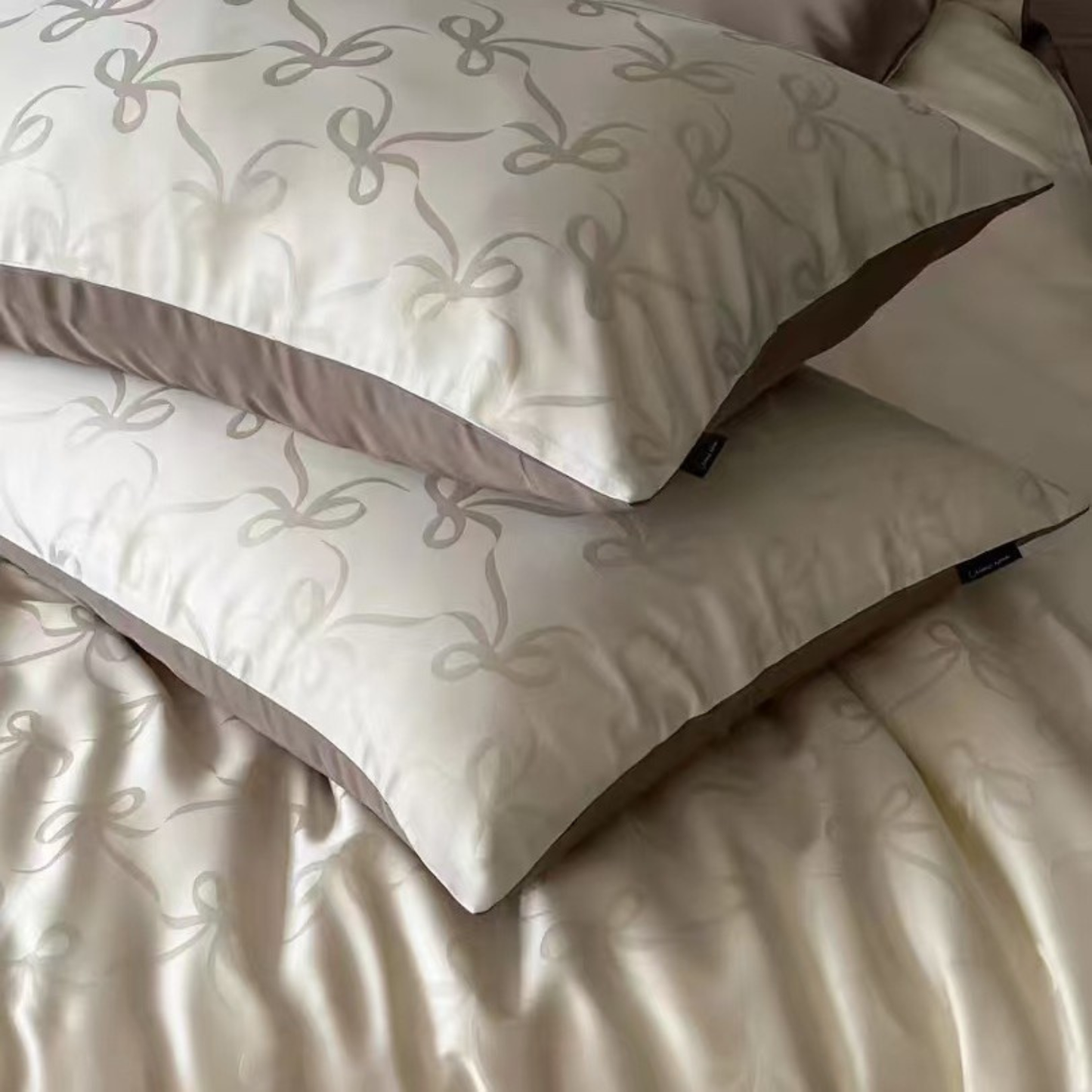 Lustré Bedding Set