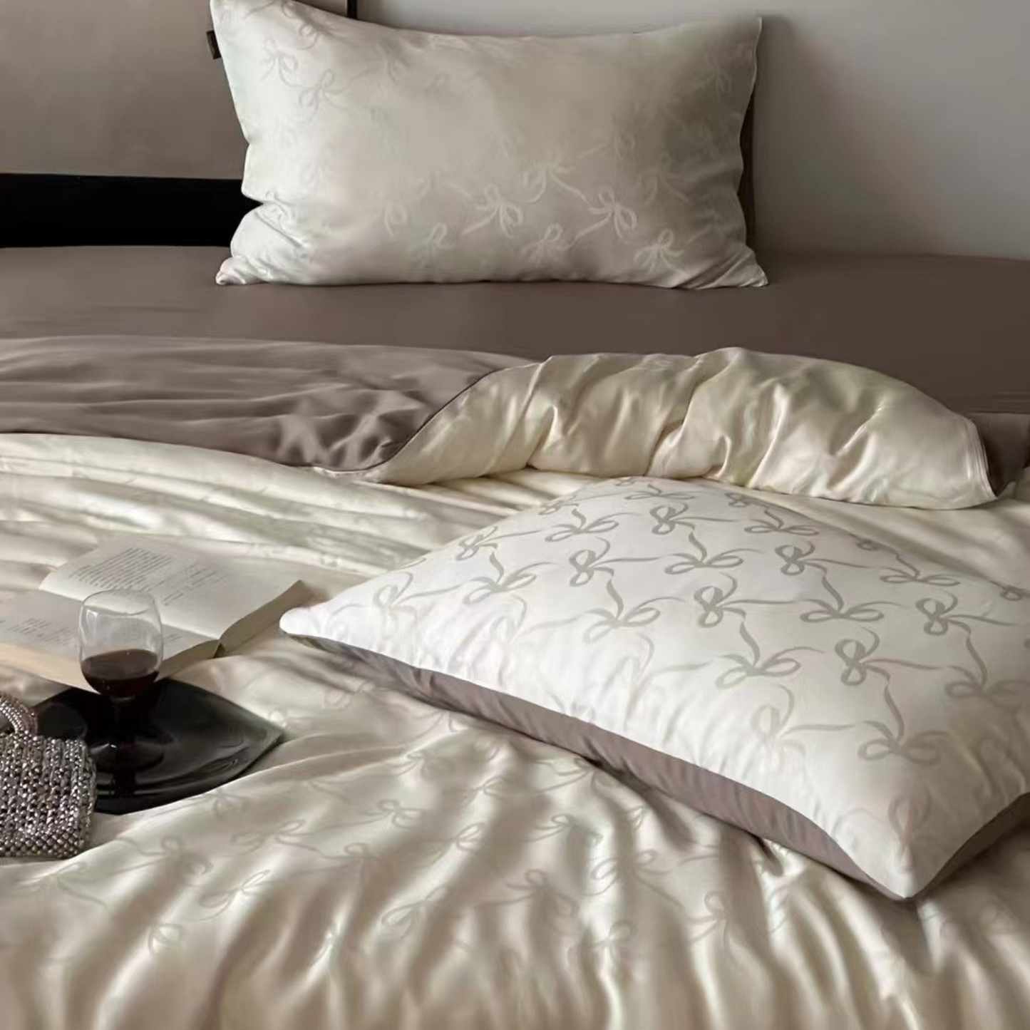 Lustré Bedding Set