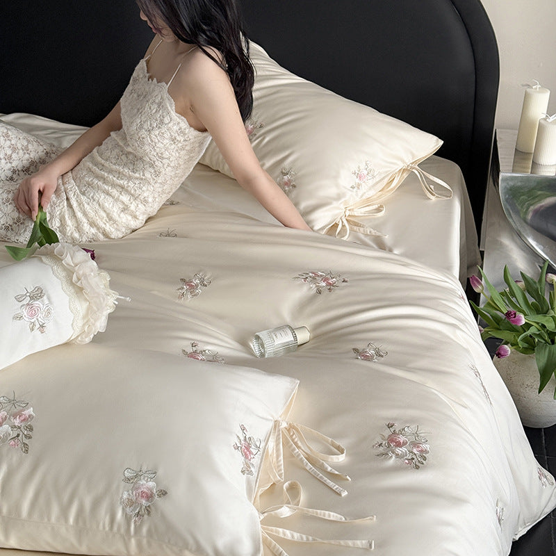 Oliné Bedding Set