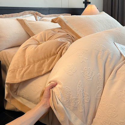 Helyn Bedding Set